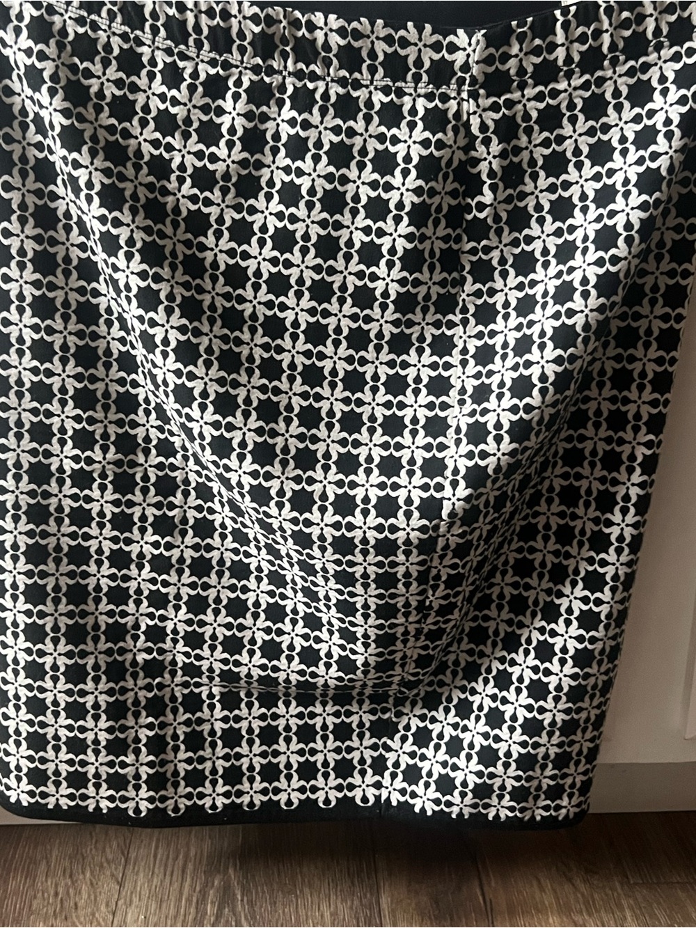 Max Studio Black and White Geometric Pencil Skirt